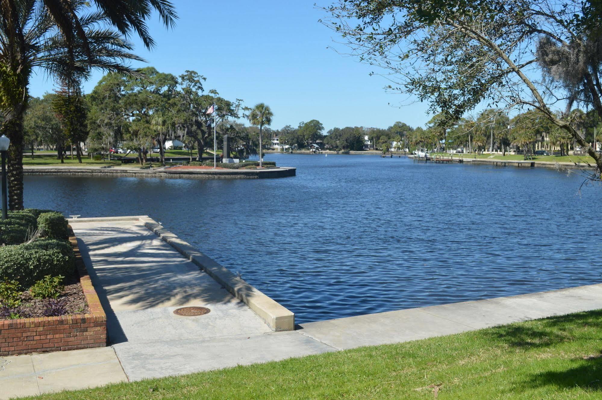 Tarpon Inn ターポン・スプリングス エクステリア 写真